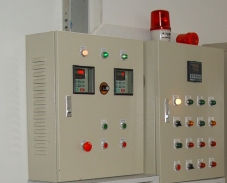 佳木斯電控箱/柜 變頻器同步及大小火燃燒機控制箱